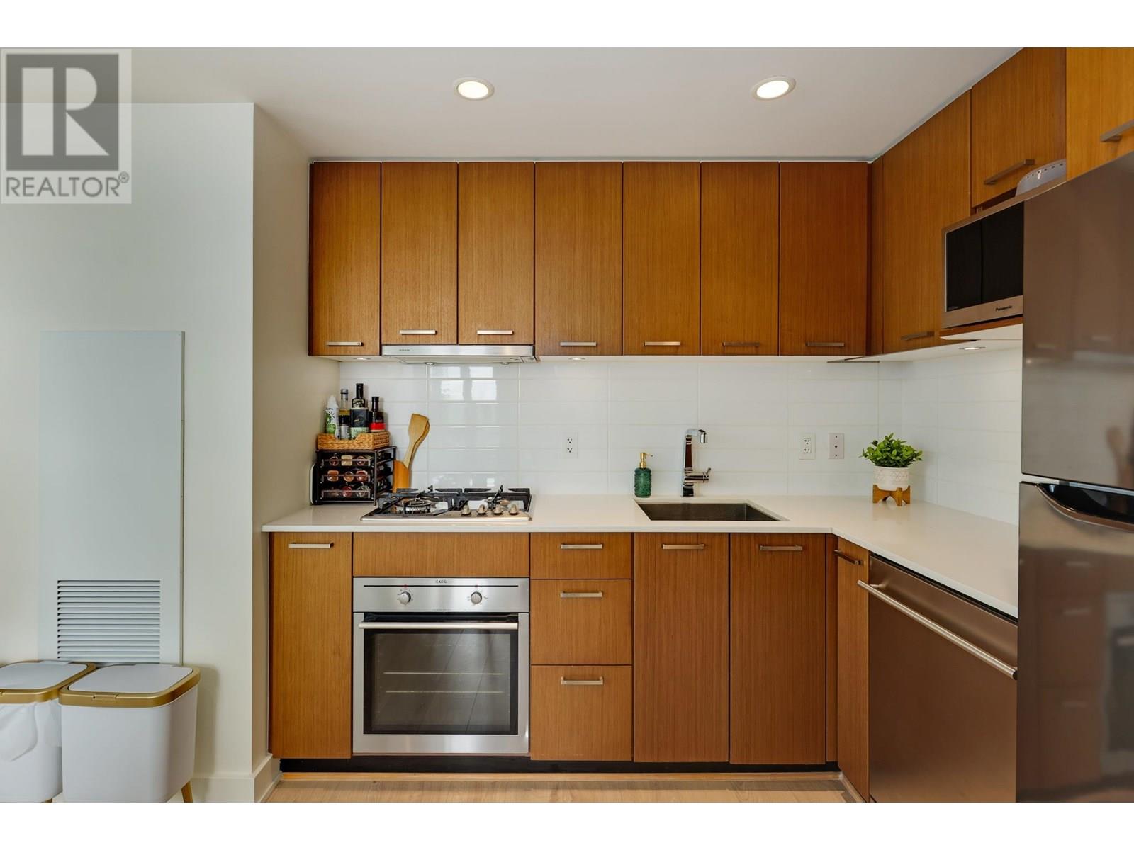 1207 1372 Seymour Street, Vancouver, British Columbia  V6B 0L1 - Photo 9 - R3002903