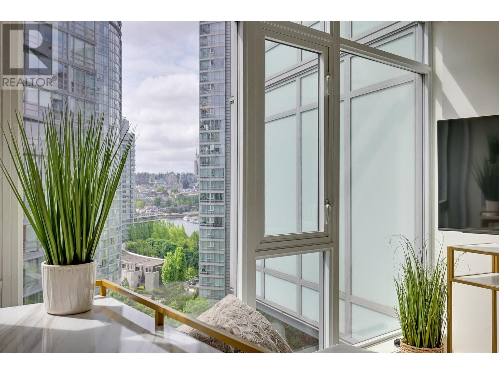 1207 1372 Seymour Street, Vancouver, British Columbia  V6B 0L1 - Photo 1 - R3002903