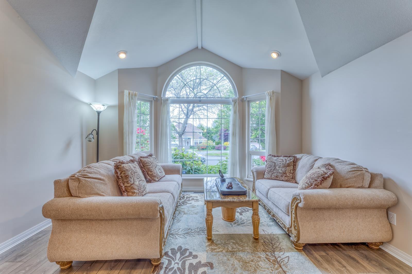 Property at 14878 25 AVENUE image 4