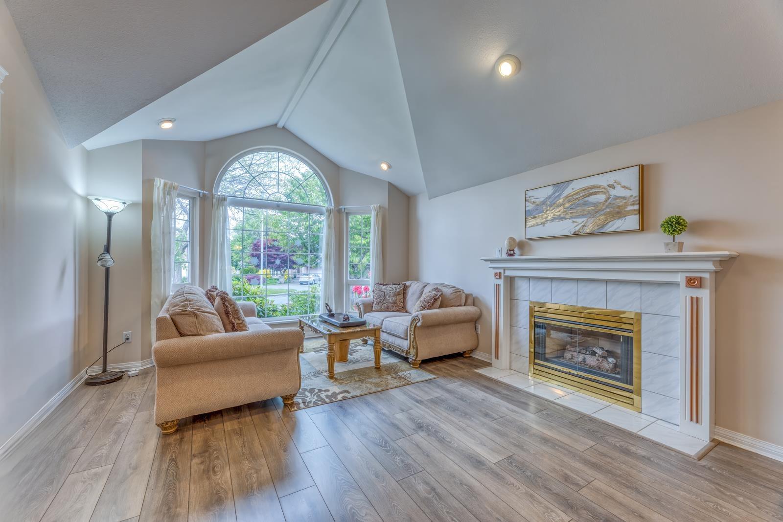 Property at 14878 25 AVENUE image 5