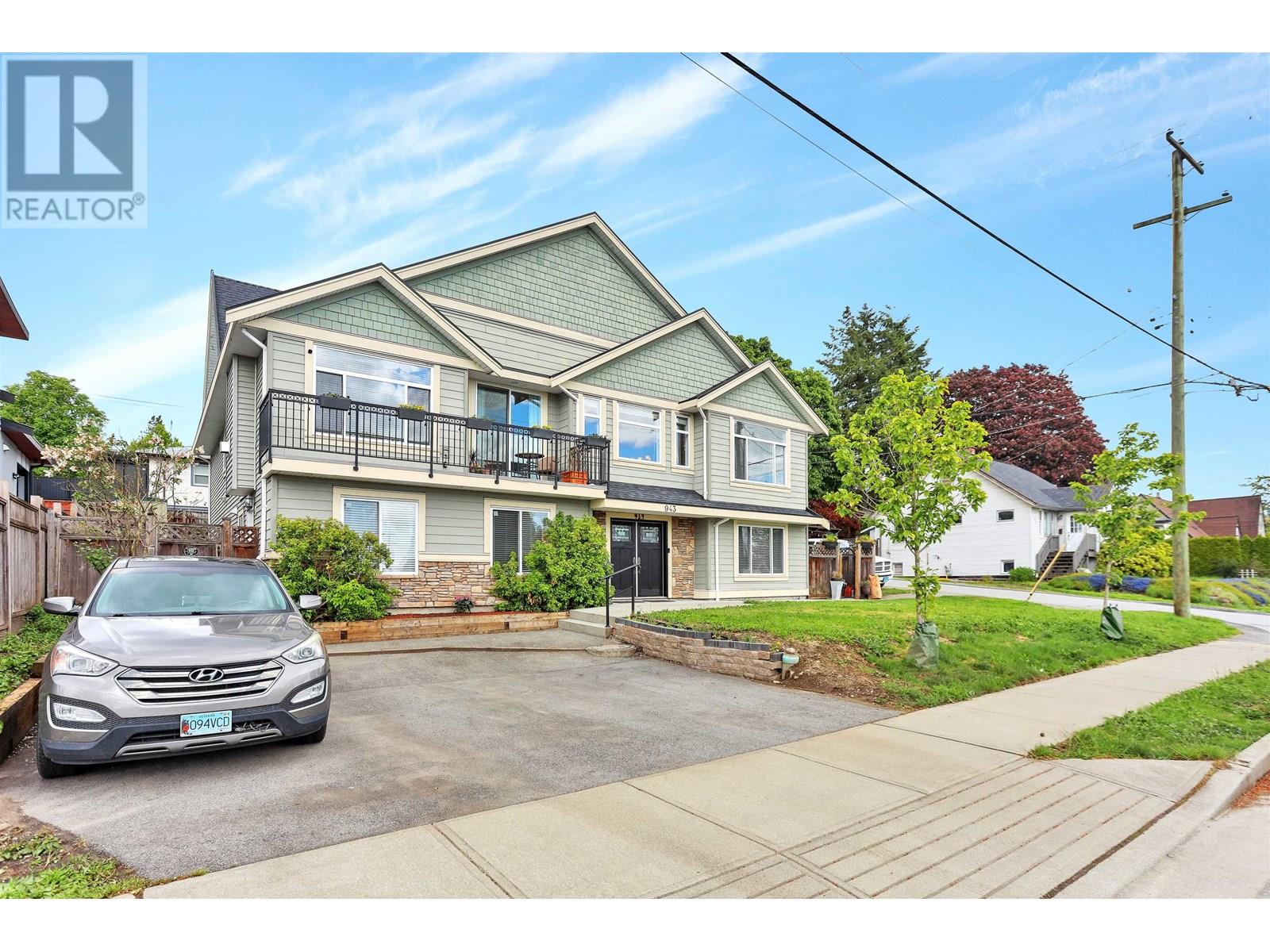 Property at 943 HARRIS AVENUE image 2