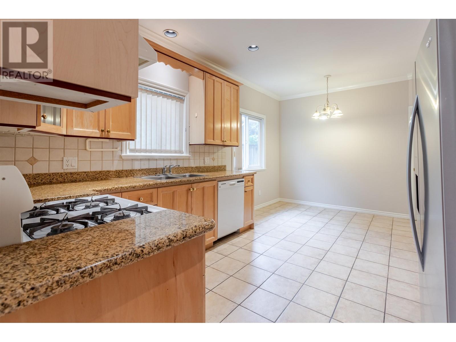 4989 Smith Avenue, Burnaby, British Columbia  V5G 2W6 - Photo 6 - R3005042