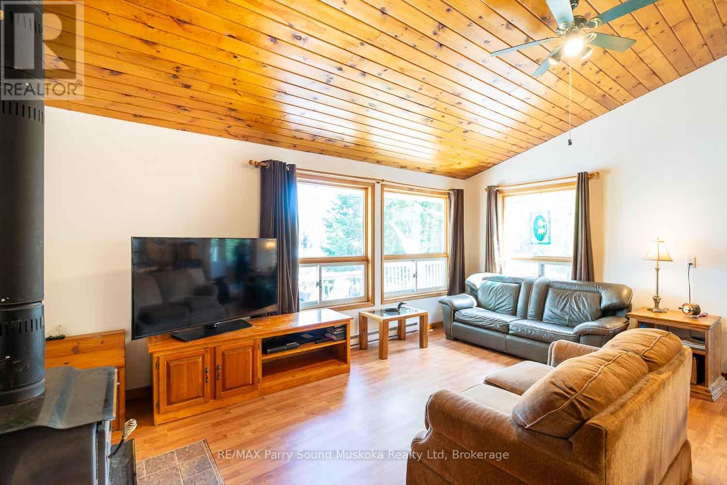 1931 B South Horn Lake Road, Magnetawan, Ontario  P0A 1C0 - Photo 4 - X12161265