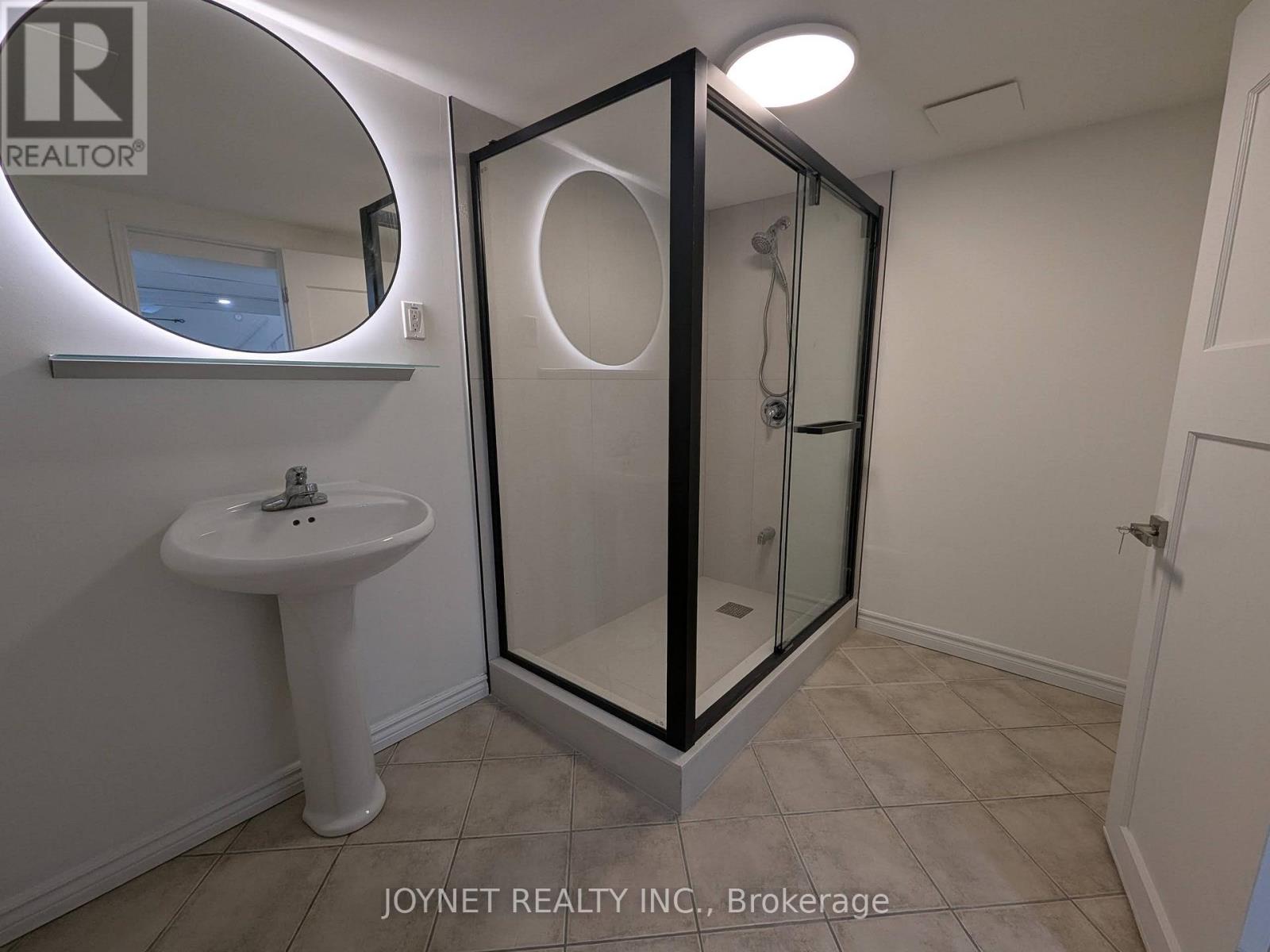 Shared  Bsmt L2 (2nd Bdrm - 47 Caracas Road, Toronto, Ontario  M2K 1A8 - Photo 11 - C12155906