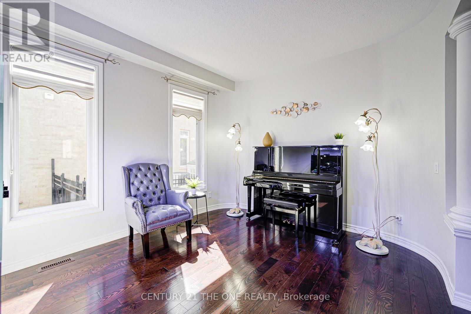 60 Wicker Drive, Richmond Hill, Ontario  L4E 4T5 - Photo 7 - N12161186