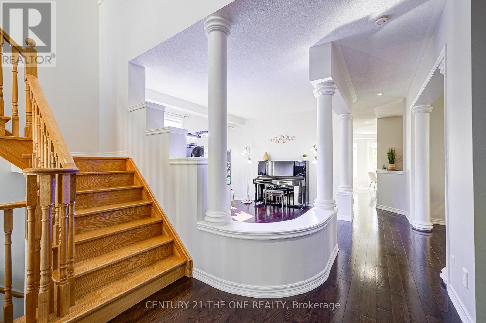 60 Wicker Drive, Richmond Hill, Ontario  L4E 4T5 - Photo 4 - N12161186