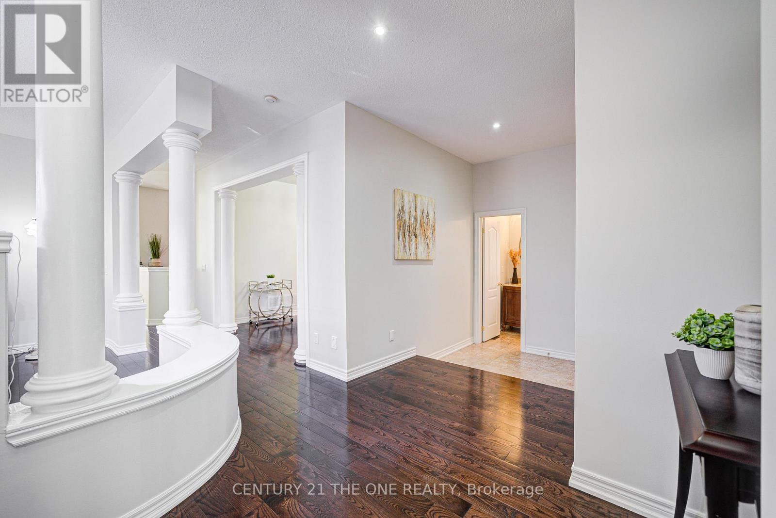 60 Wicker Drive, Richmond Hill, Ontario  L4E 4T5 - Photo 5 - N12161186