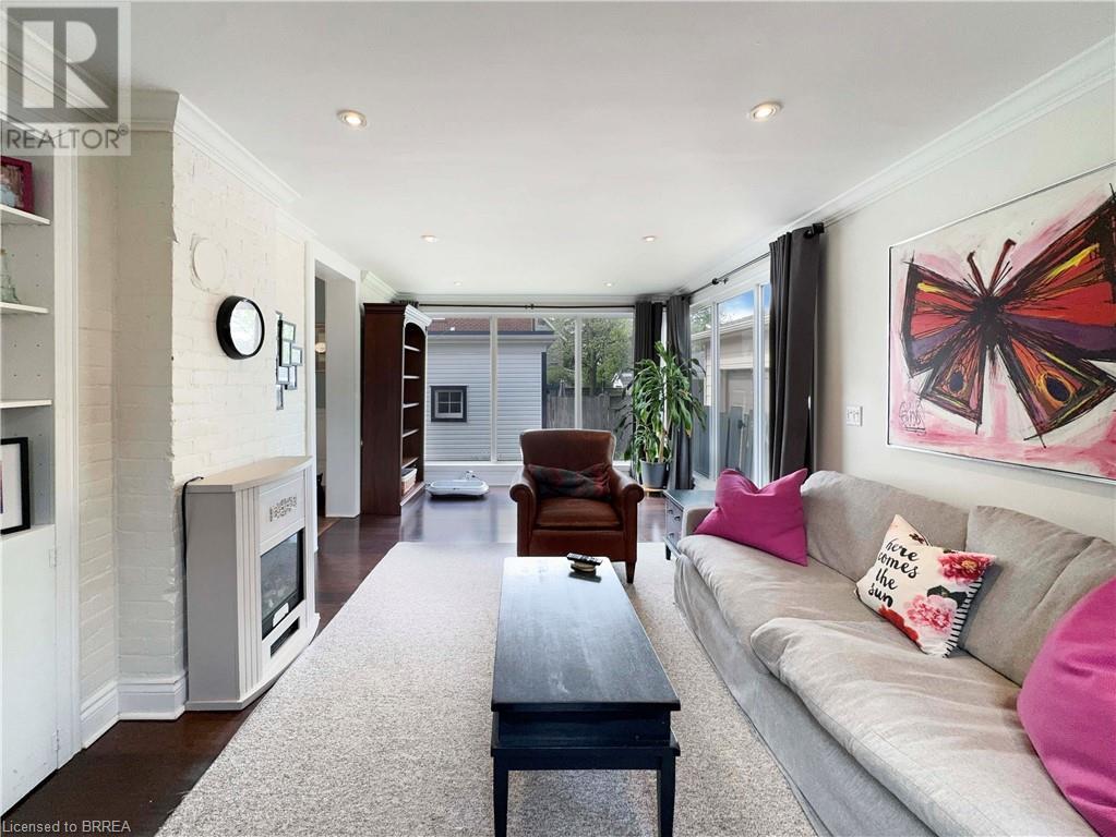 Property at 5 HAWARDEN Avenue image 5
