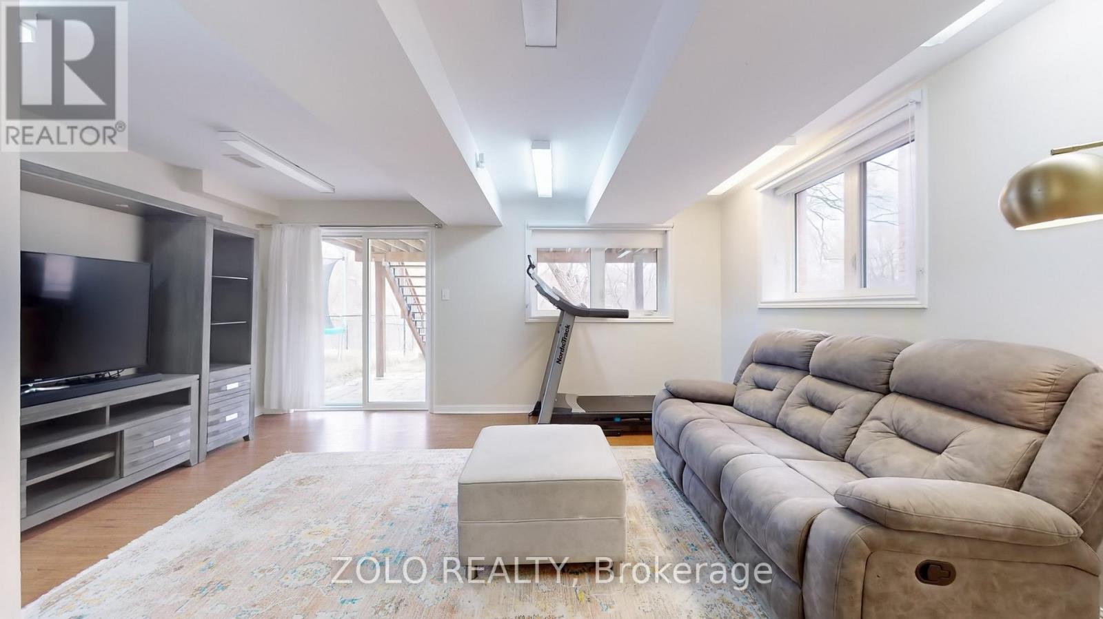 49 Collin Court, Richmond Hill, Ontario  L4E 0X6 - Photo 23 - N12161190