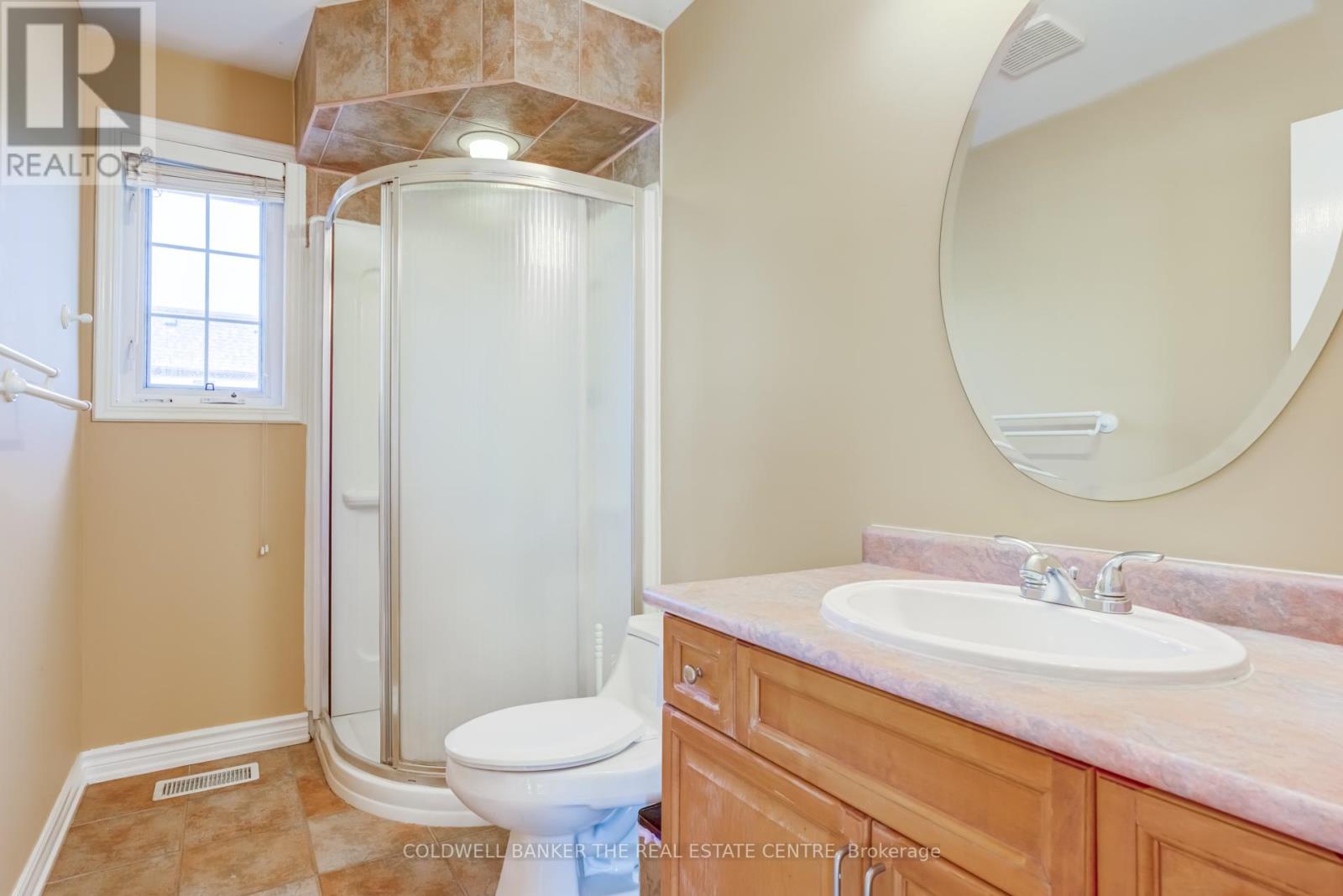 210 Jacey Ann Drive, Richmond Hill, Ontario  L4C 4N5 - Photo 10 - N12161210