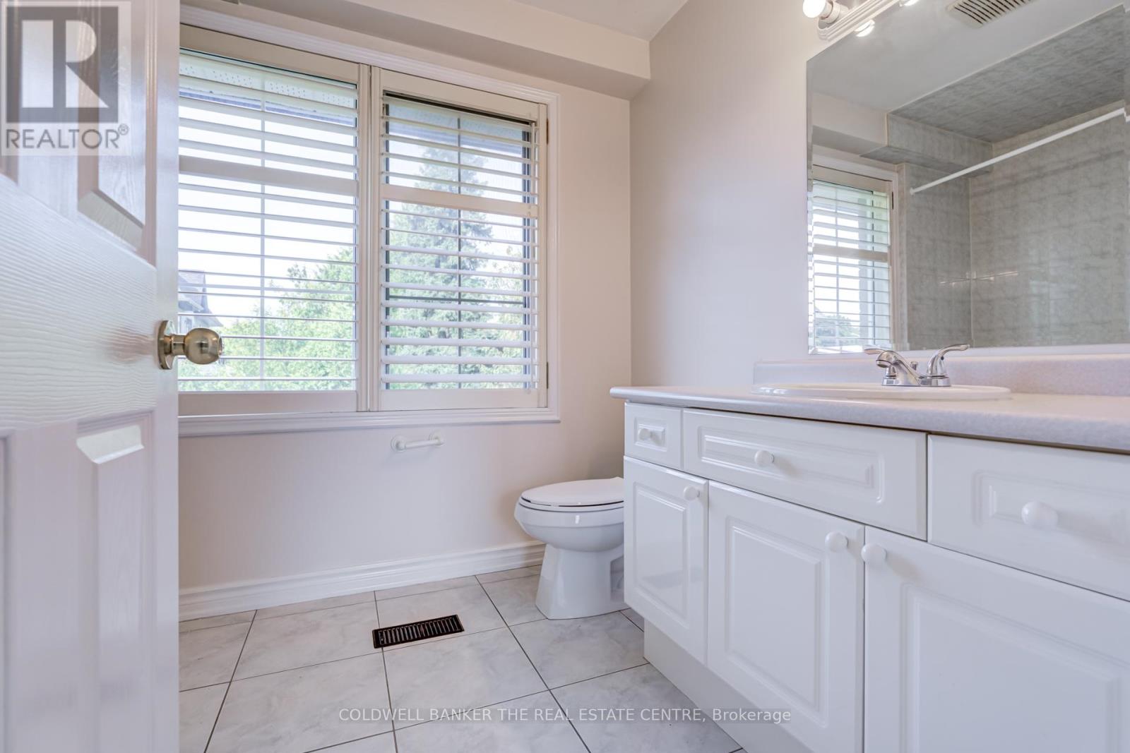 210 Jacey Ann Drive, Richmond Hill, Ontario  L4C 4N5 - Photo 14 - N12161210