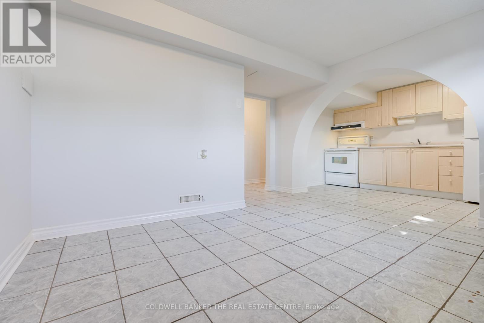 210 Jacey Ann Drive, Richmond Hill, Ontario  L4C 4N5 - Photo 34 - N12161210