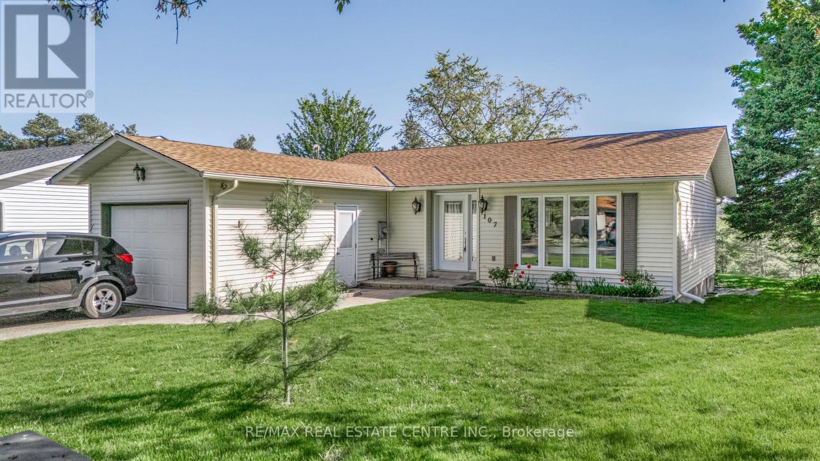 Property at 107 TECUMSETH PINES DRIVE image 1