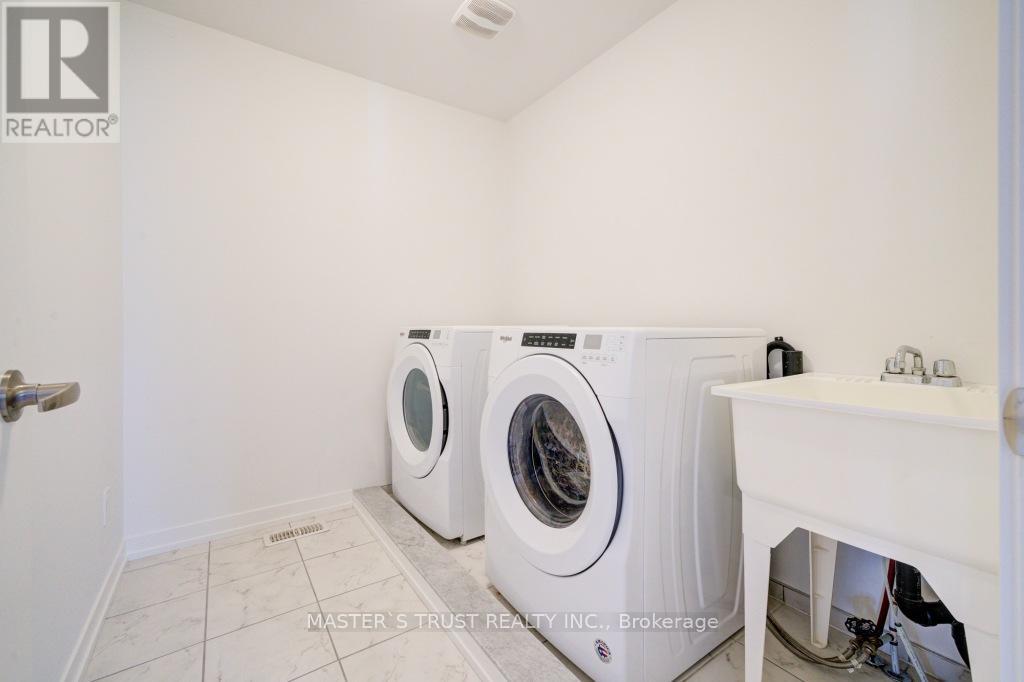 224 Harding Park Street, Newmarket, Ontario  L3Y 0E3 - Photo 34 - N12161255
