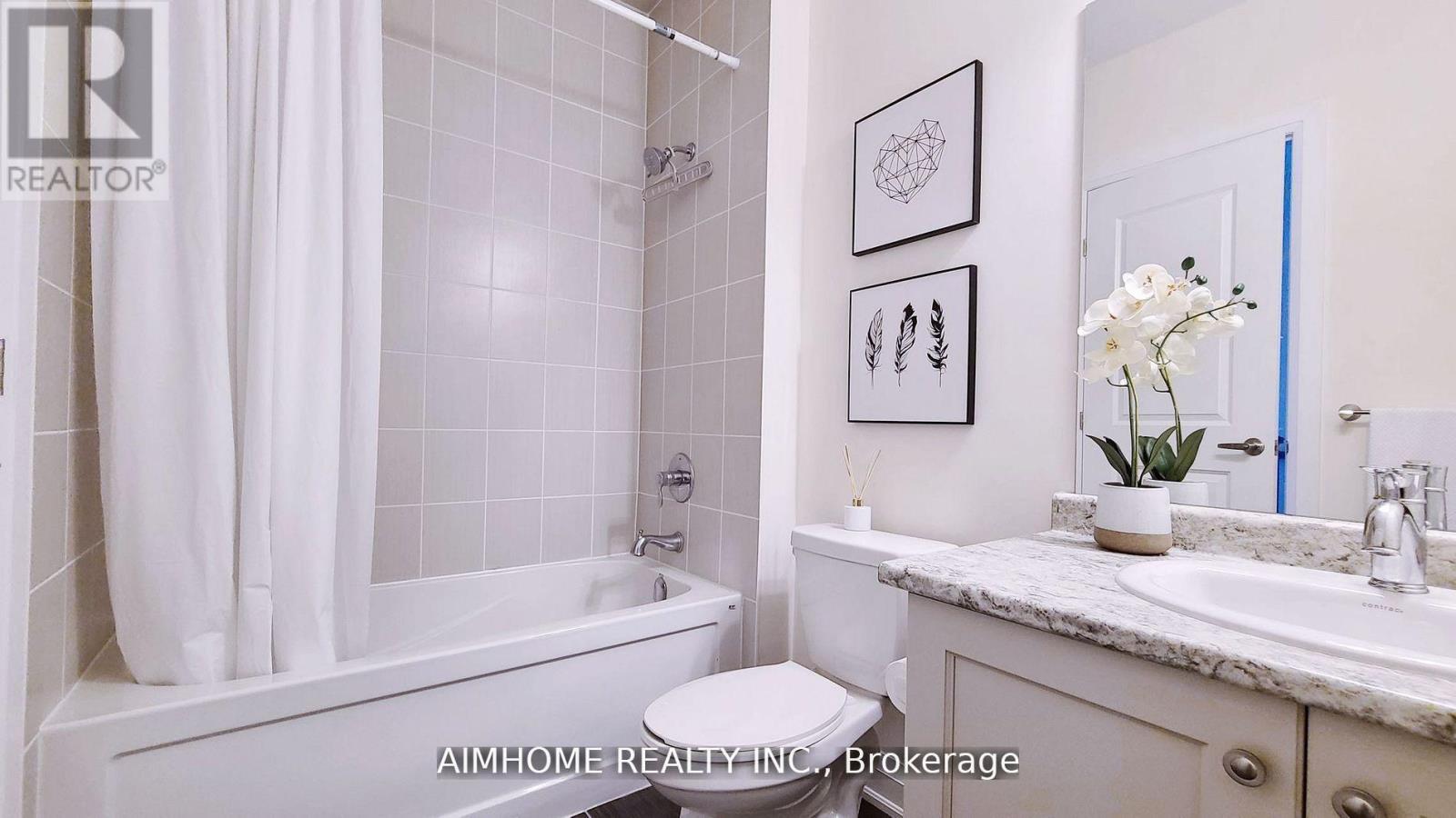 45 Duncombe Lane, Richmond Hill, Ontario  L4C 0Z9 - Photo 18 - N12161256