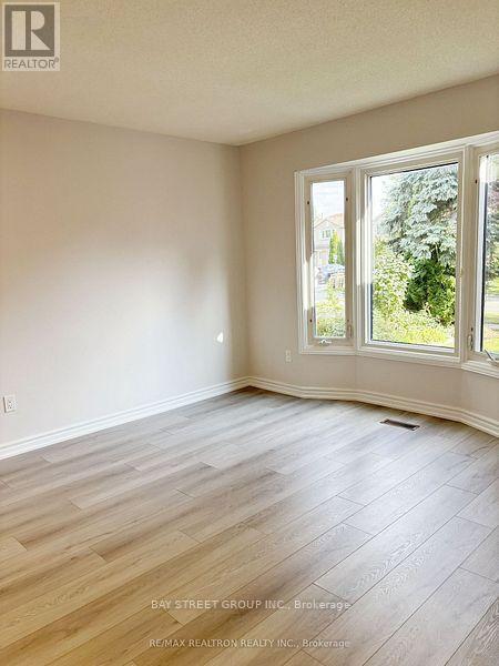 14 Summerdale Drive, Markham, Ontario  L3T 6X2 - Photo 4 - N12161285