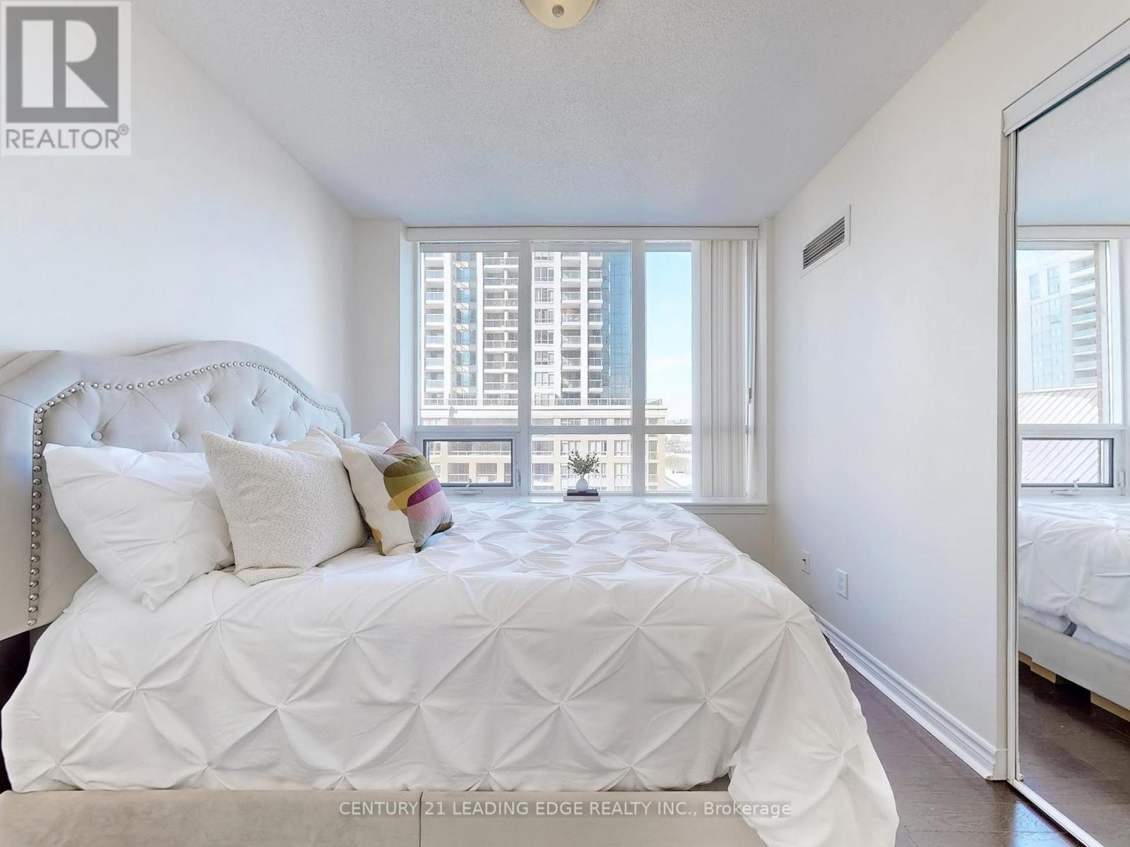 710 - 4080 Living Arts Drive, Mississauga, Ontario  L5B 4N3 - Photo 21 - W12161208