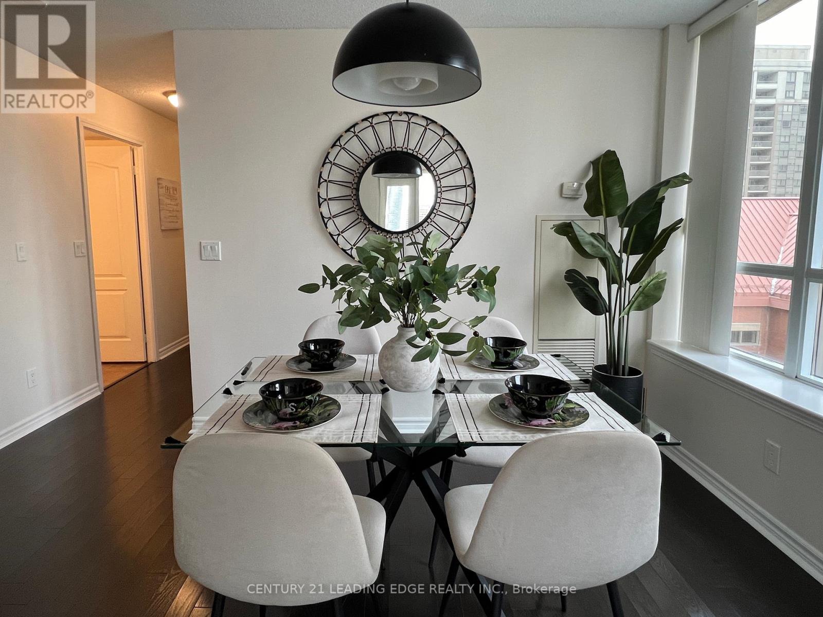 710 - 4080 Living Arts Drive, Mississauga, Ontario  L5B 4N3 - Photo 4 - W12161208