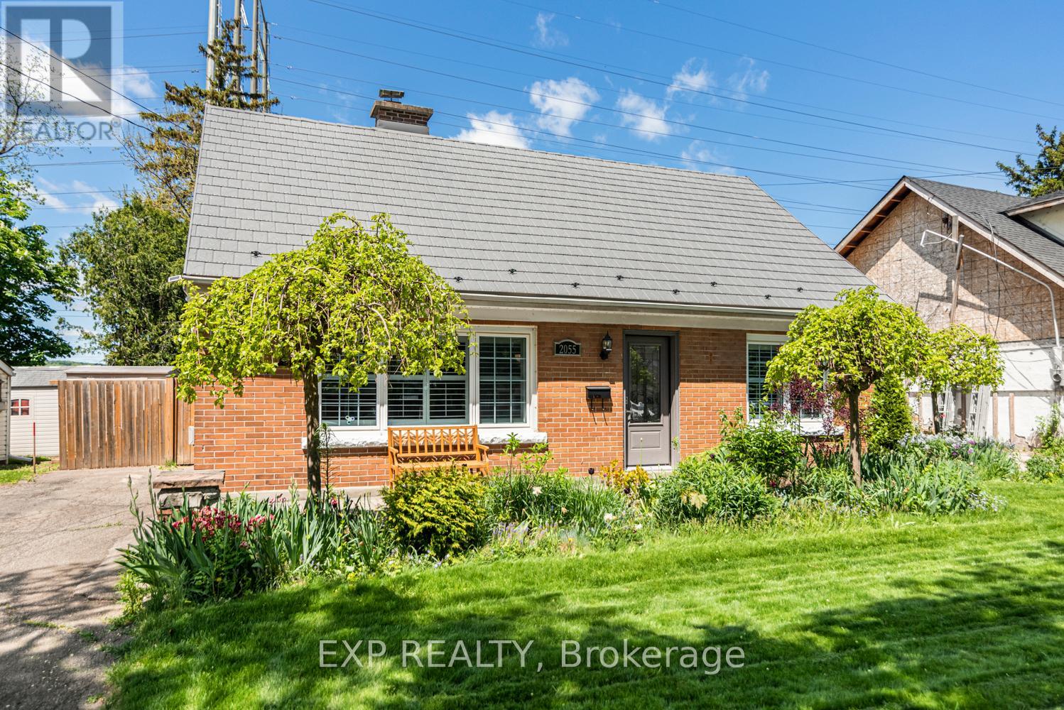 2055 Churchill Avenue, Burlington, Ontario  L7R 3T8 - Photo 2 - W12161216