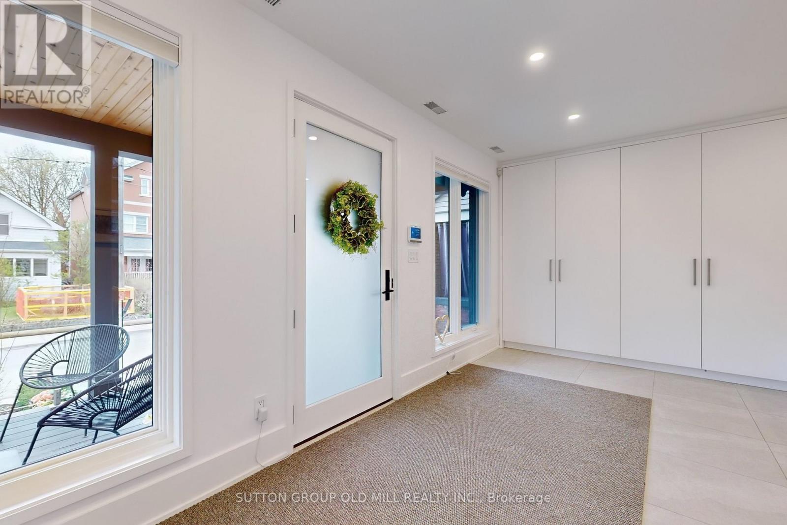 120 Brookside Avenue, Toronto (Runnymede-Bloor West Village), Ontario  M6S 4G9 - Photo 4 - W12161240