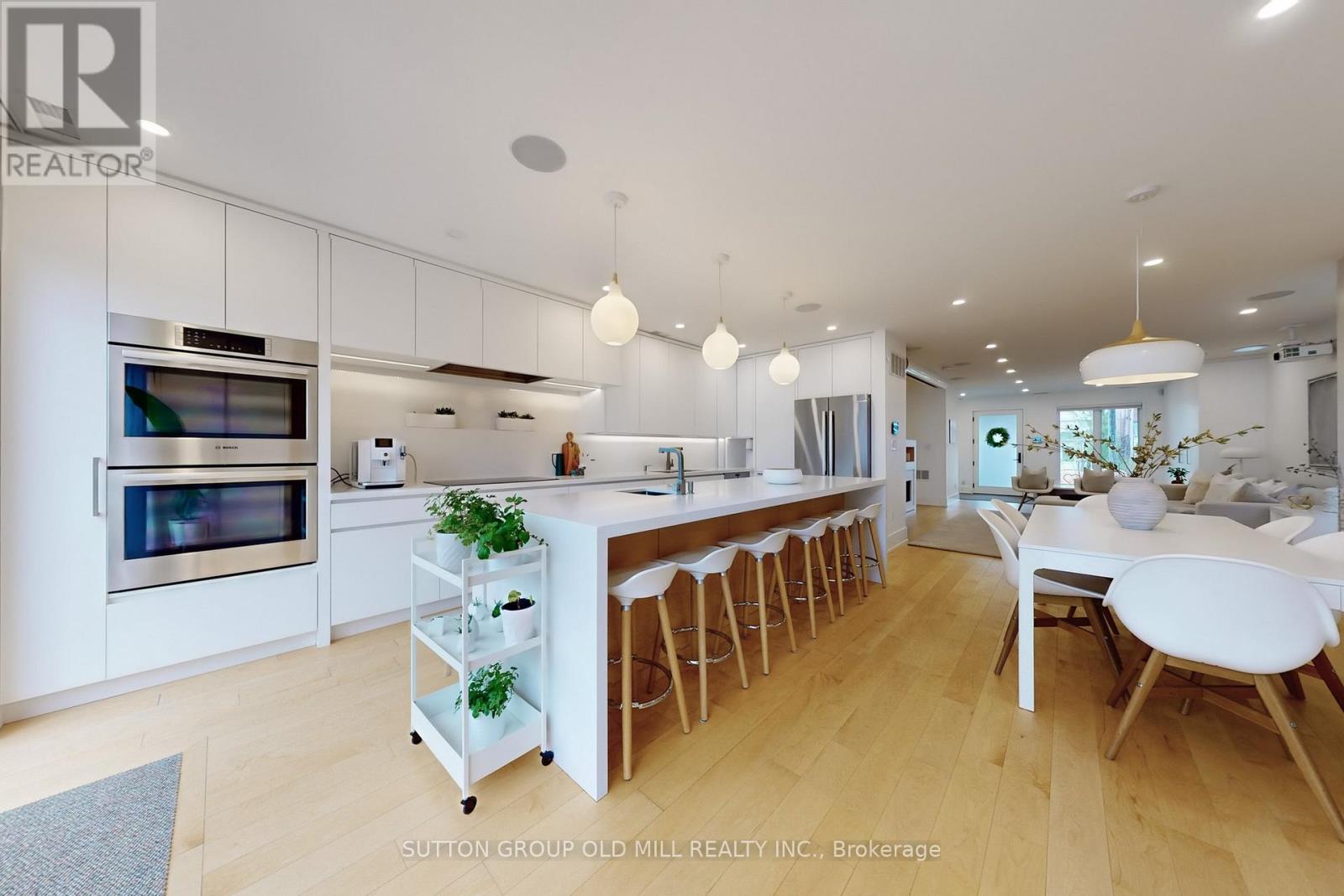 120 Brookside Avenue, Toronto (Runnymede-Bloor West Village), Ontario  M6S 4G9 - Photo 7 - W12161240