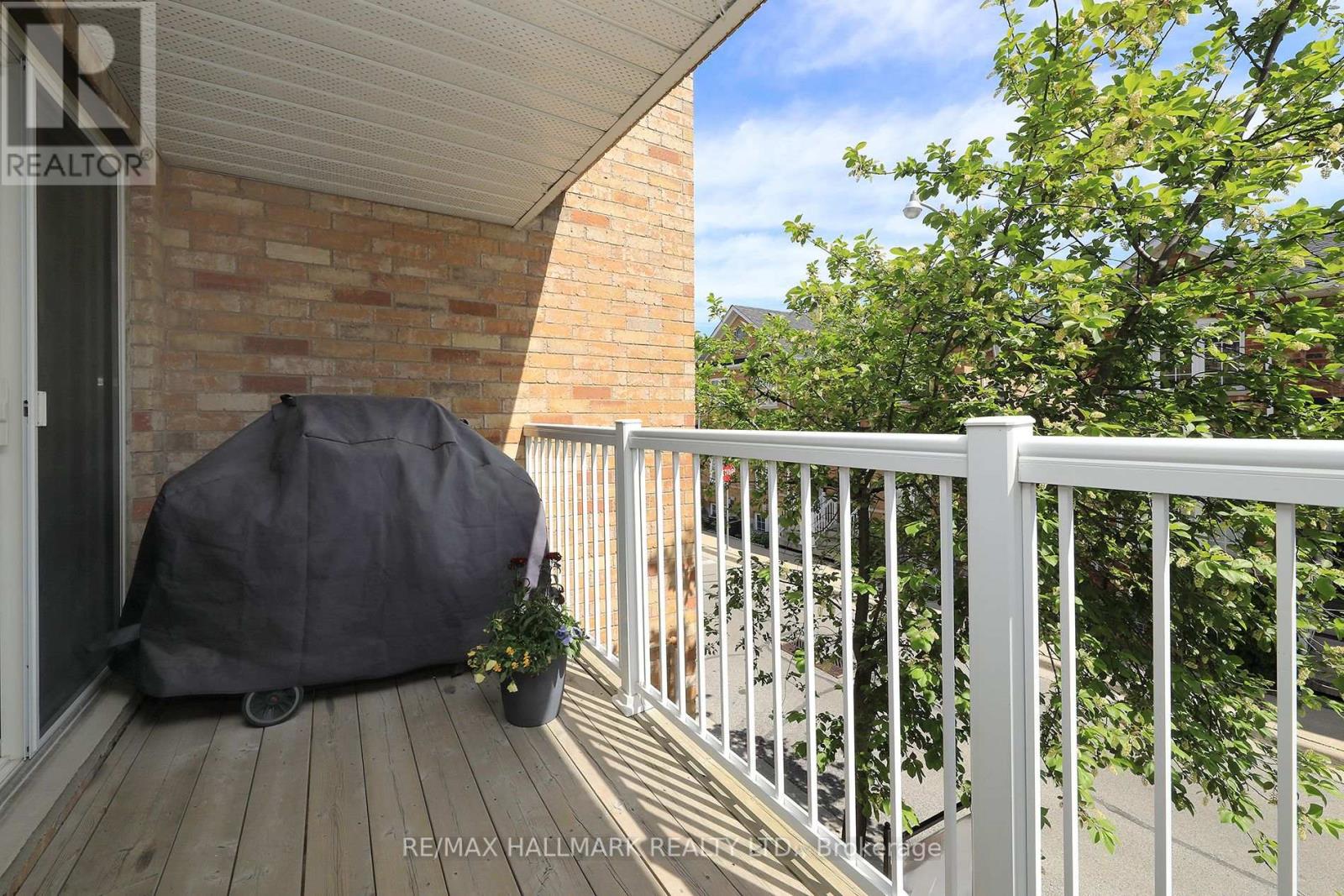 150 Brickworks Lane, Toronto, Ontario  M6N 5H7 - Photo 8 - W12161242
