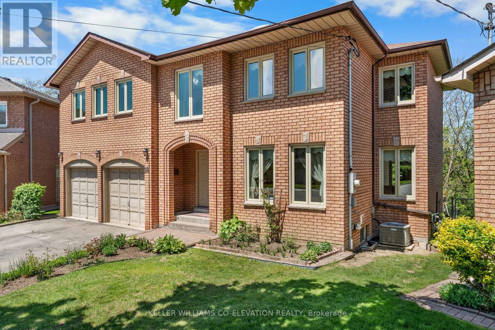 18 Norris Place, Toronto, Ontario  M9M 1K6 - Photo 1 - W12161244