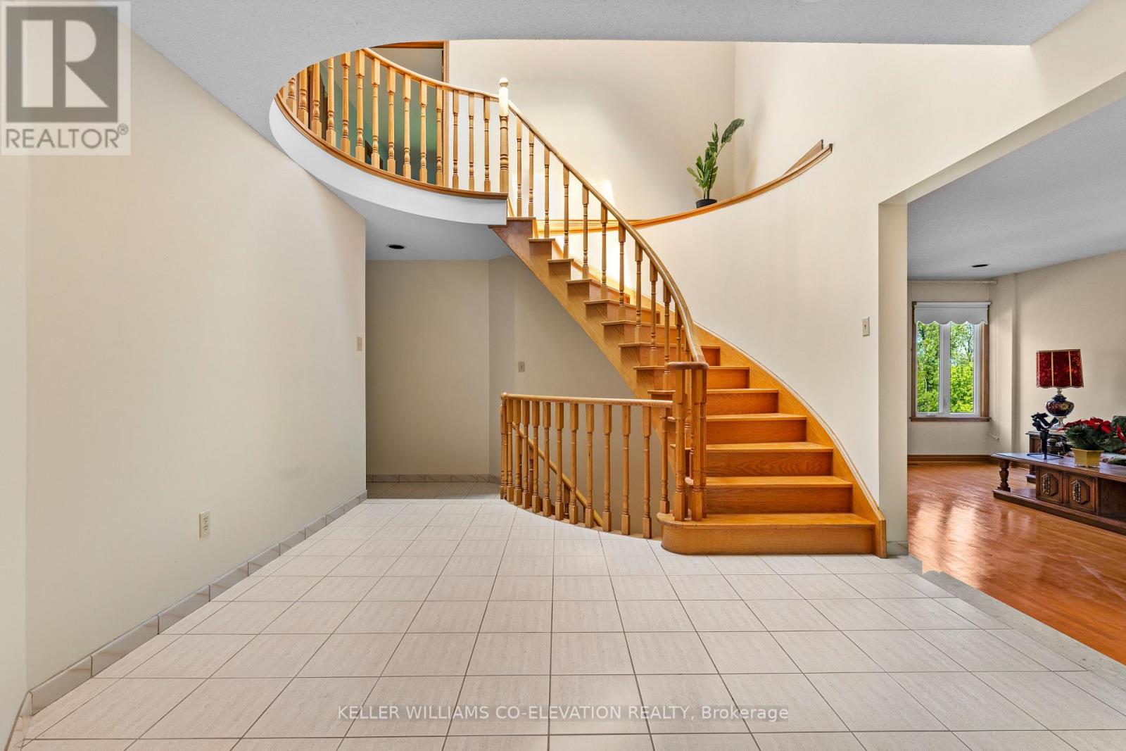 18 Norris Place, Toronto, Ontario  M9M 1K6 - Photo 11 - W12161244