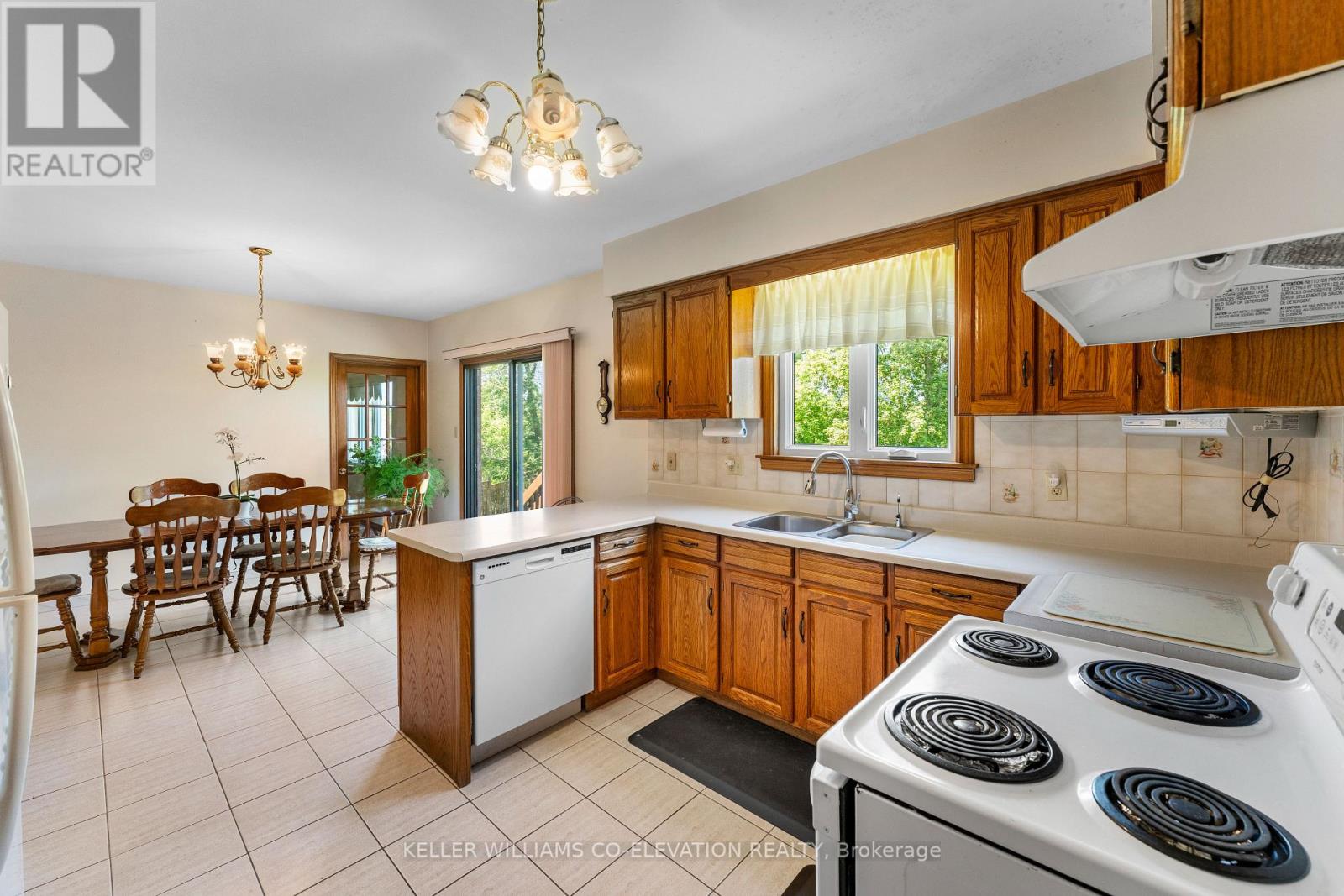 18 Norris Place, Toronto, Ontario  M9M 1K6 - Photo 16 - W12161244