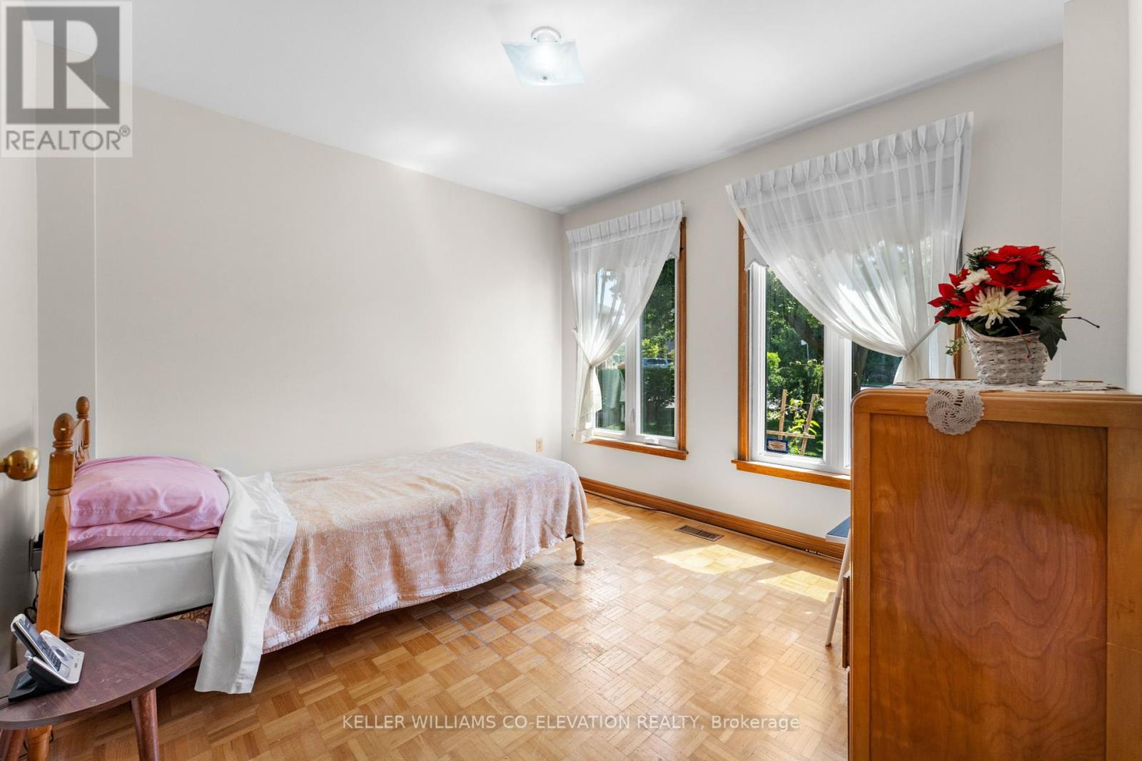 18 Norris Place, Toronto, Ontario  M9M 1K6 - Photo 40 - W12161244