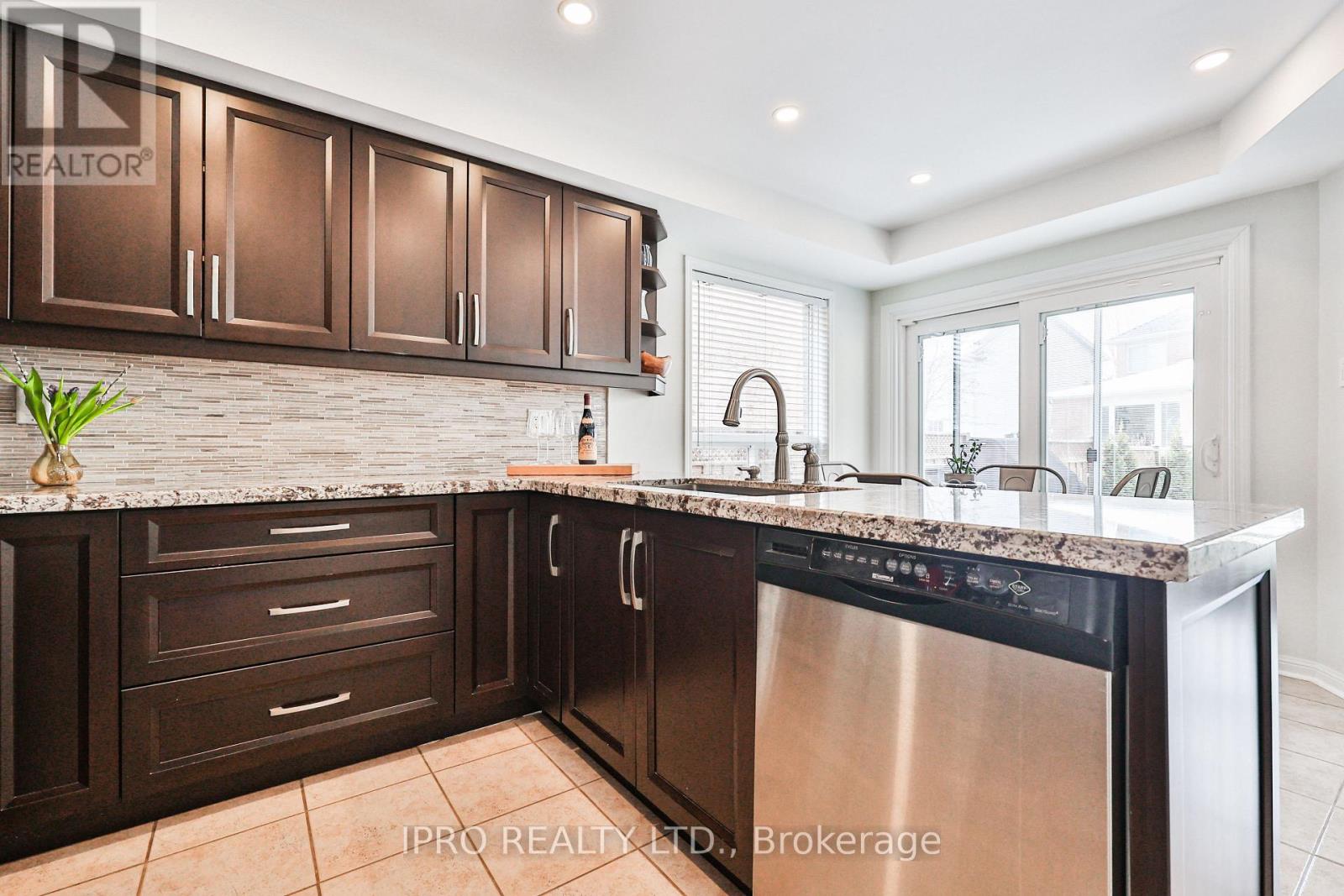 2384 Proudfoot Trail, Oakville, Ontario  L6M 3Y1 - Photo 10 - W12161246