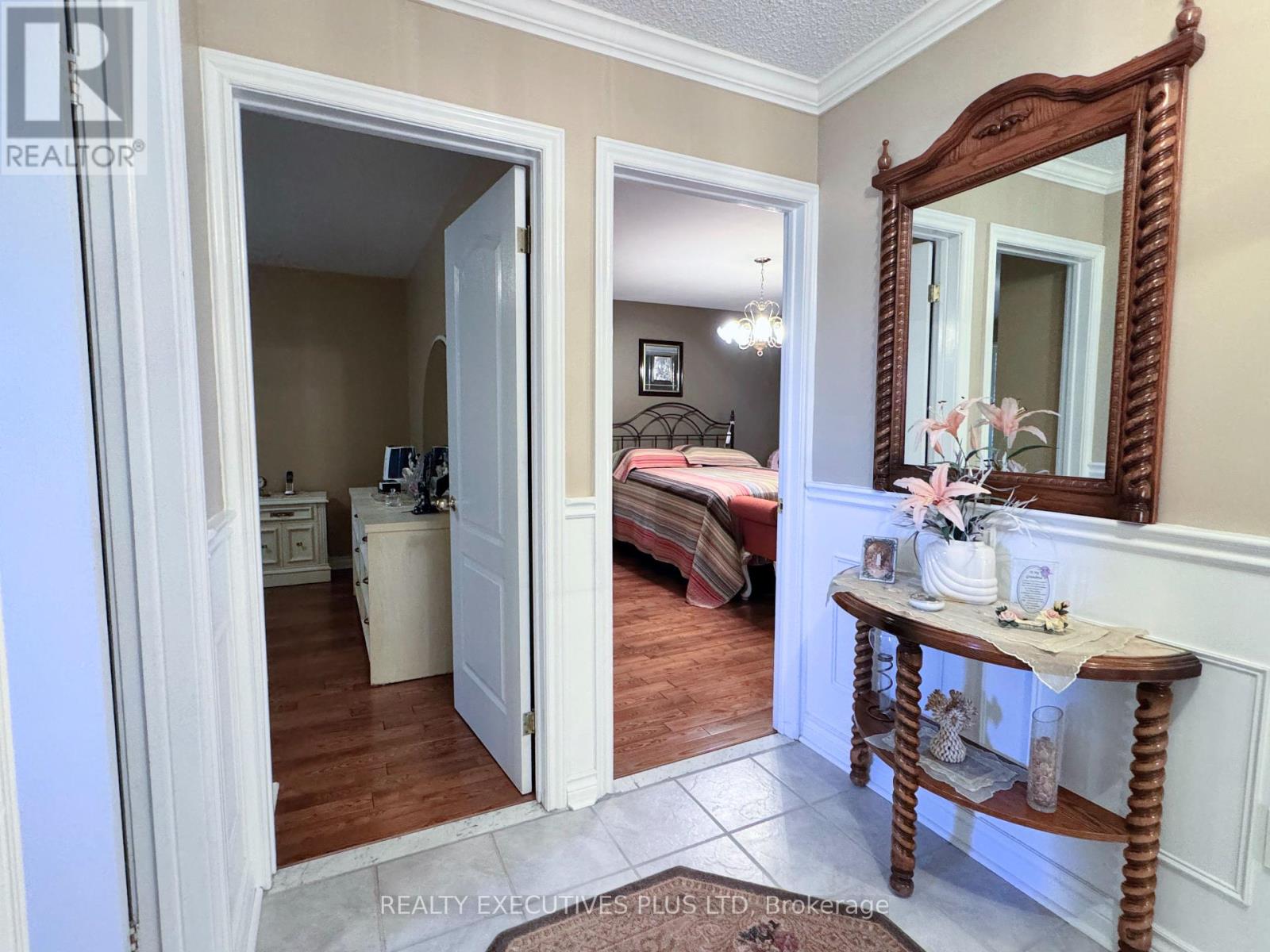 6 Mcleod Court, Caledon, Ontario  L7C 1H7 - Photo 17 - W12161257