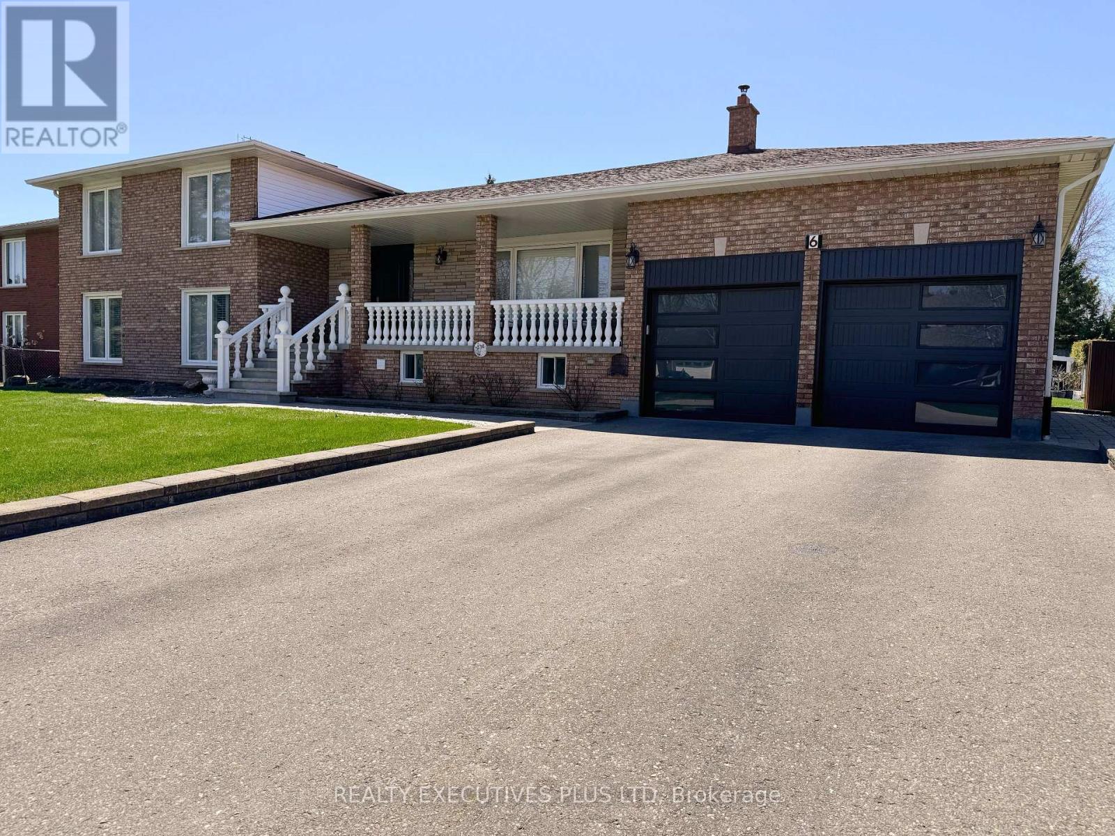6 Mcleod Court, Caledon, Ontario  L7C 1H7 - Photo 2 - W12161257
