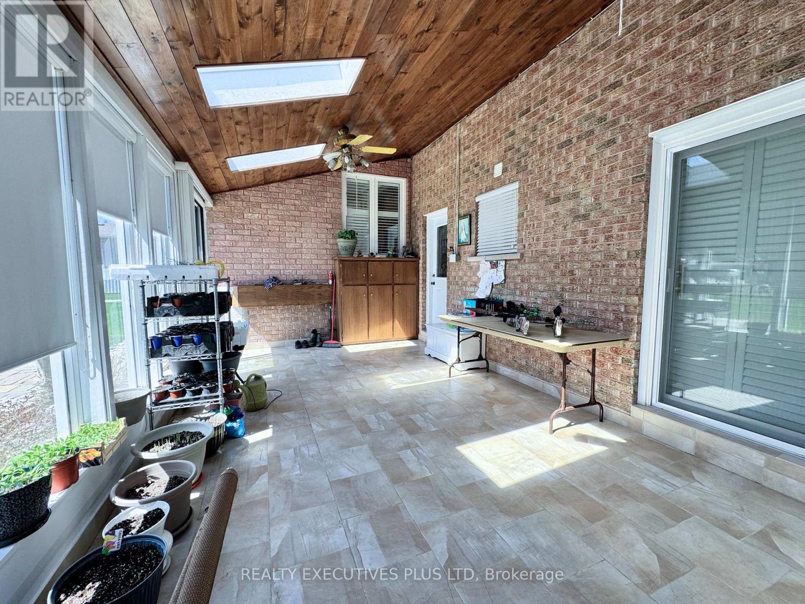 6 Mcleod Court, Caledon, Ontario  L7C 1H7 - Photo 43 - W12161257