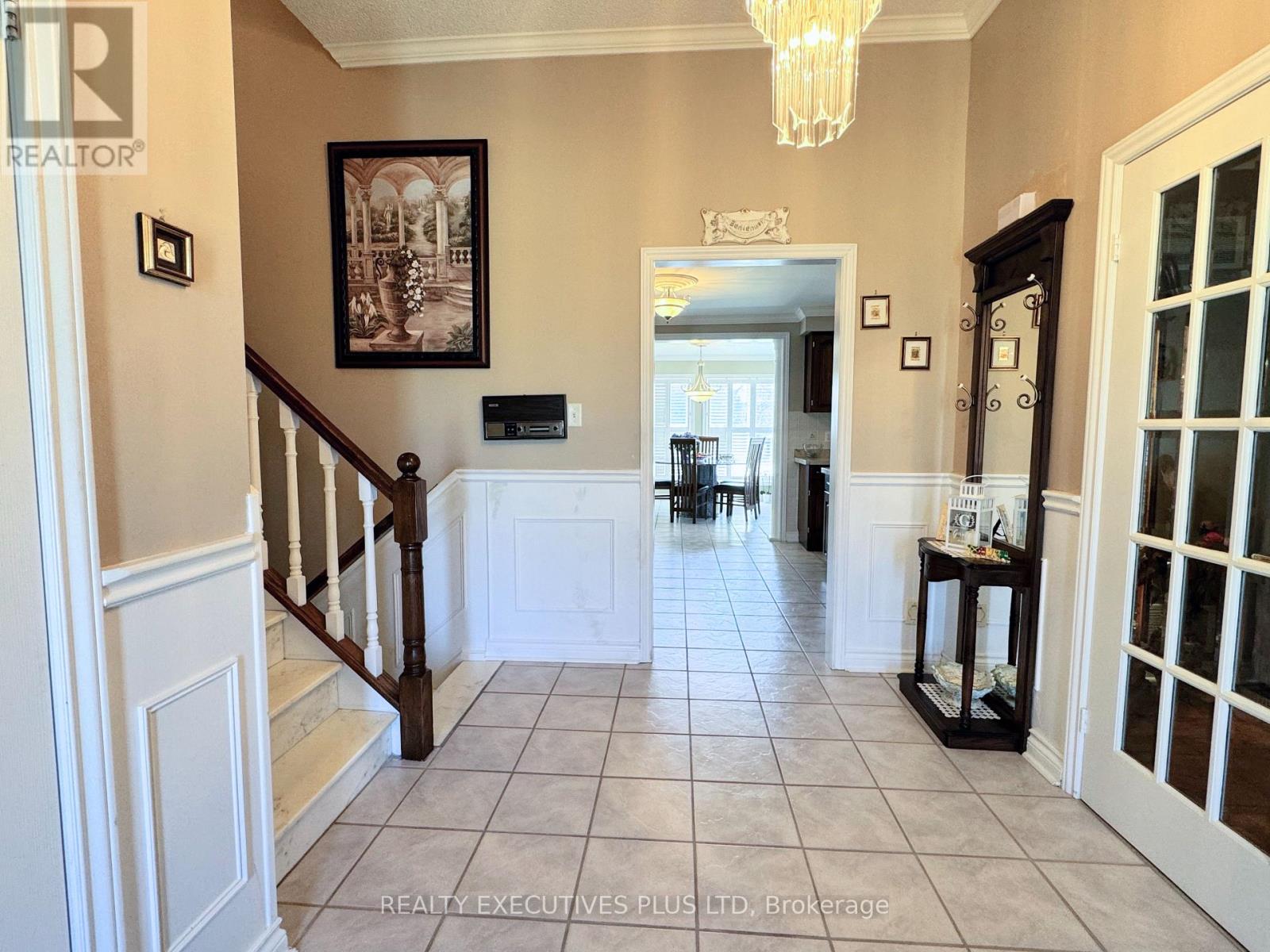 6 Mcleod Court, Caledon, Ontario  L7C 1H7 - Photo 5 - W12161257