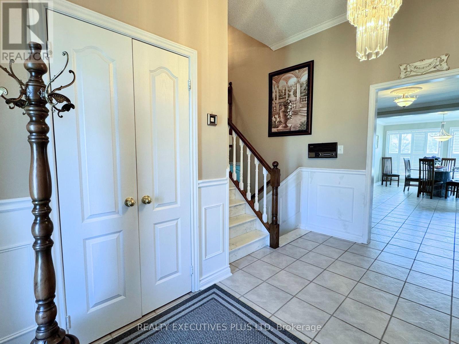 6 Mcleod Court, Caledon, Ontario  L7C 1H7 - Photo 6 - W12161257