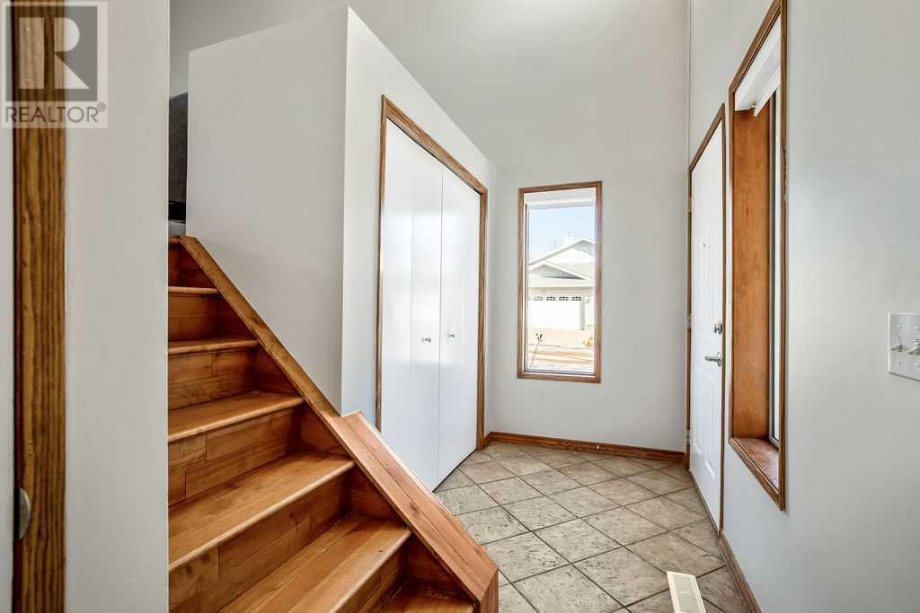 7 Applecrest Court Se, Calgary, Alberta  T2A 7N8 - Photo 3 - A2223058