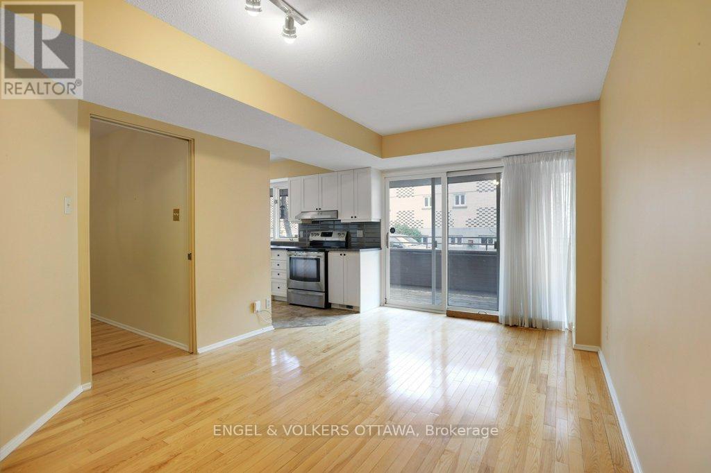 35 - 35 Belvedere Crescent, Ottawa, Ontario  K1M 0E5 - Photo 17 - X12150759