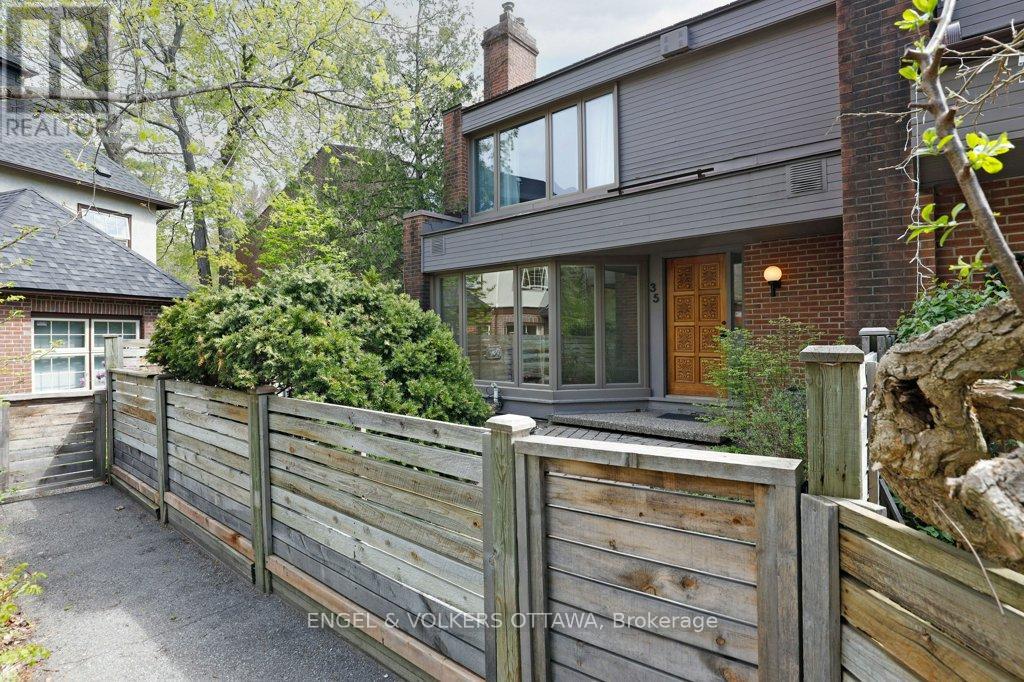 Property at 35 - 35 BELVEDERE CRESCENT image 2