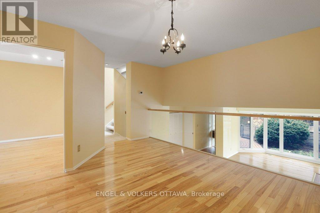 35 - 35 Belvedere Crescent, Ottawa, Ontario  K1M 0E5 - Photo 14 - X12150759