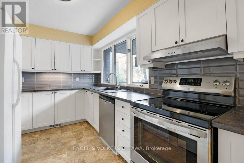 35 - 35 Belvedere Crescent, Ottawa, Ontario  K1M 0E5 - Photo 22 - X12150759