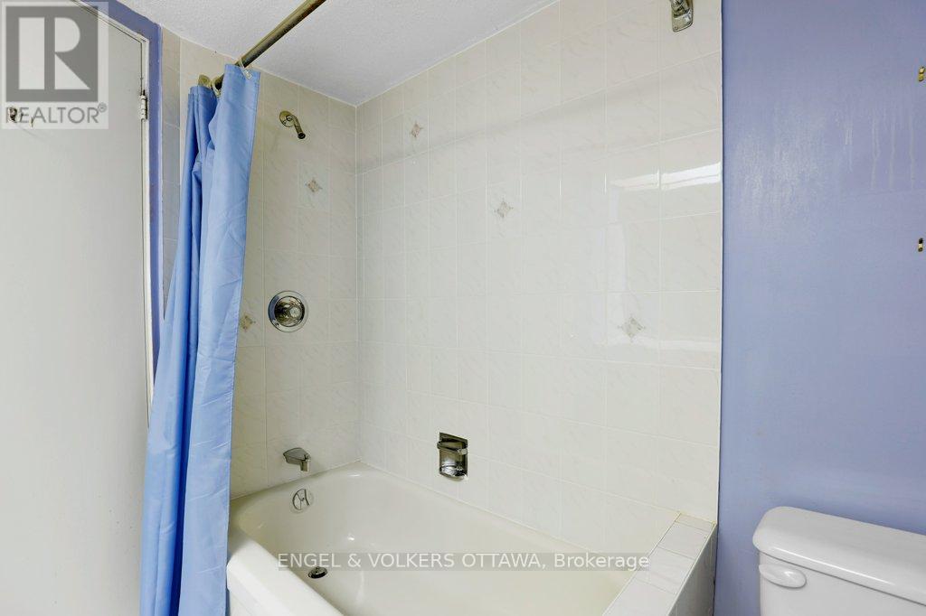 35 - 35 Belvedere Crescent, Ottawa, Ontario  K1M 0E5 - Photo 33 - X12150759