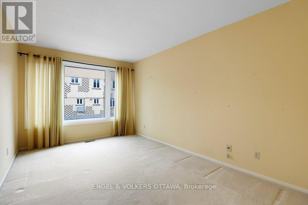 35 - 35 Belvedere Crescent, Ottawa, Ontario  K1M 0E5 - Photo 30 - X12150759