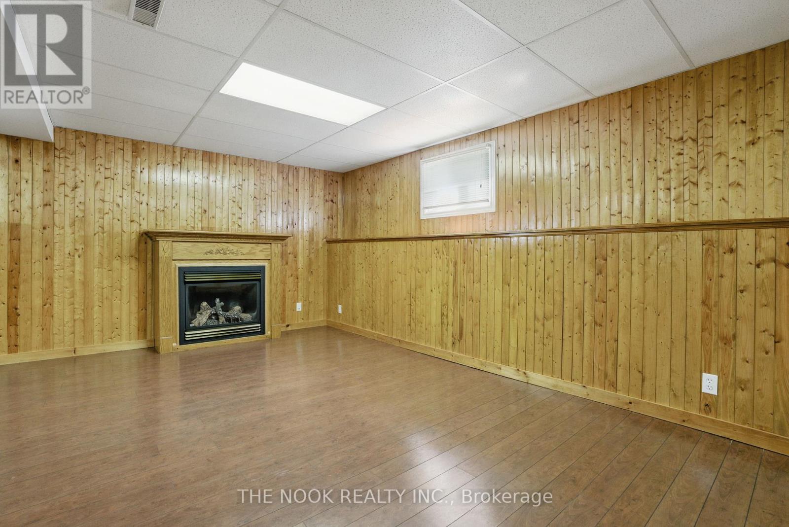 72 Silver Birch Avenue, Wasaga Beach, Ontario  L9Z 1M2 - Photo 32 - S12161291