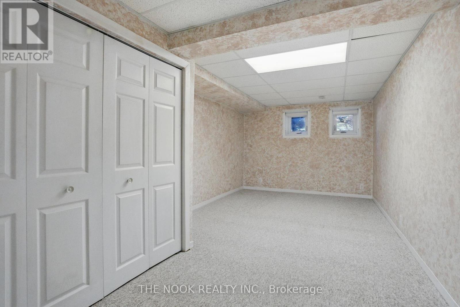 72 Silver Birch Avenue, Wasaga Beach, Ontario  L9Z 1M2 - Photo 34 - S12161291