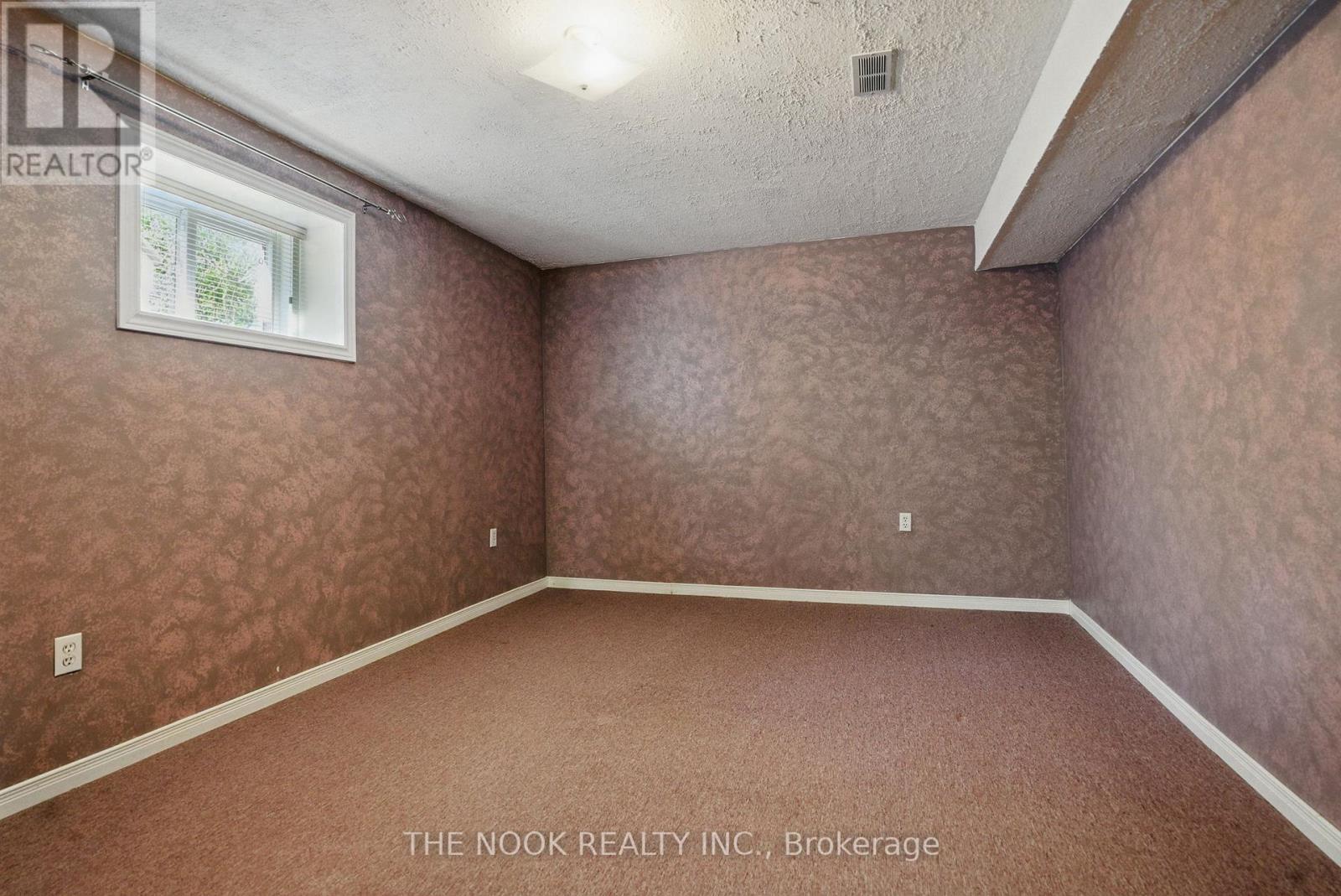 72 Silver Birch Avenue, Wasaga Beach, Ontario  L9Z 1M2 - Photo 39 - S12161291