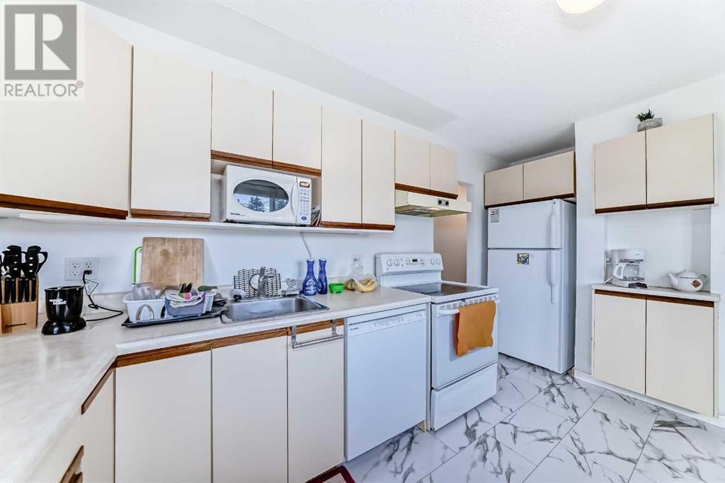 708 75 Avenue Sw, Calgary, Alberta  T2V 0S3 - Photo 3 - A2219609