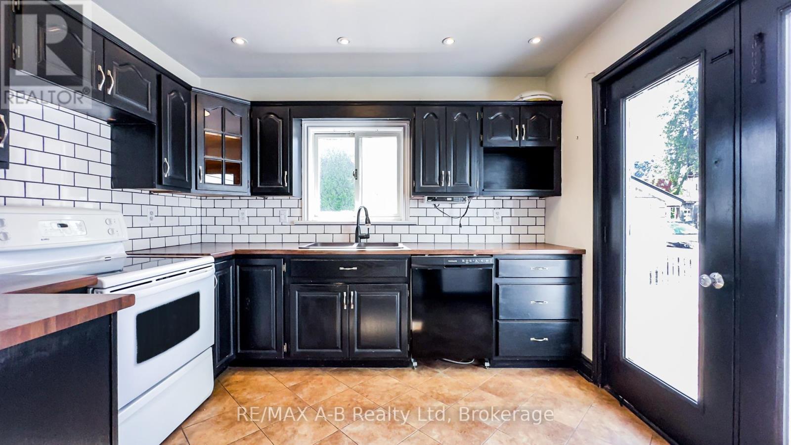 193 Water Street S, St. Marys, Ontario  N4X 1A6 - Photo 5 - X12161292