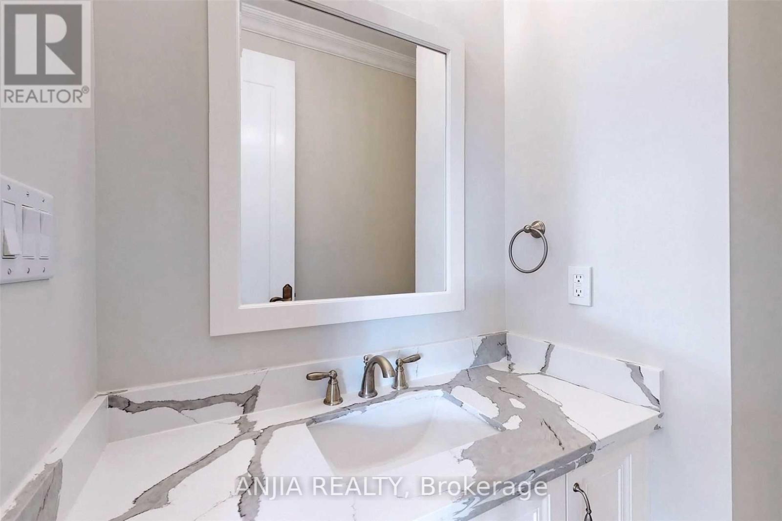 6 Daniel Cozens Court, Toronto, Ontario  M2R 0A7 - Photo 15 - C12161294