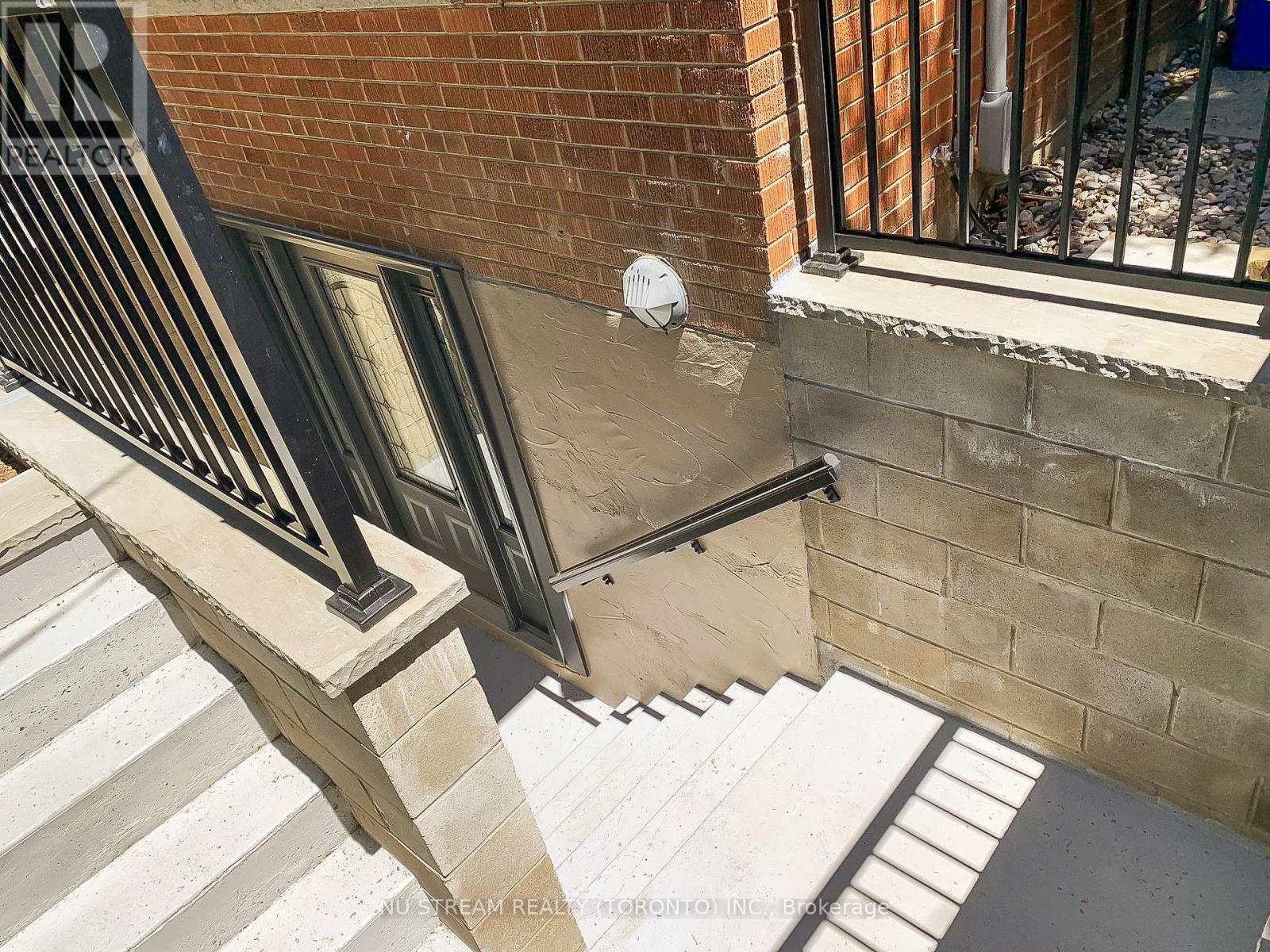51 Grattan Street, Toronto (Weston), Ontario  M9N 3J6 - Photo 31 - W12101118